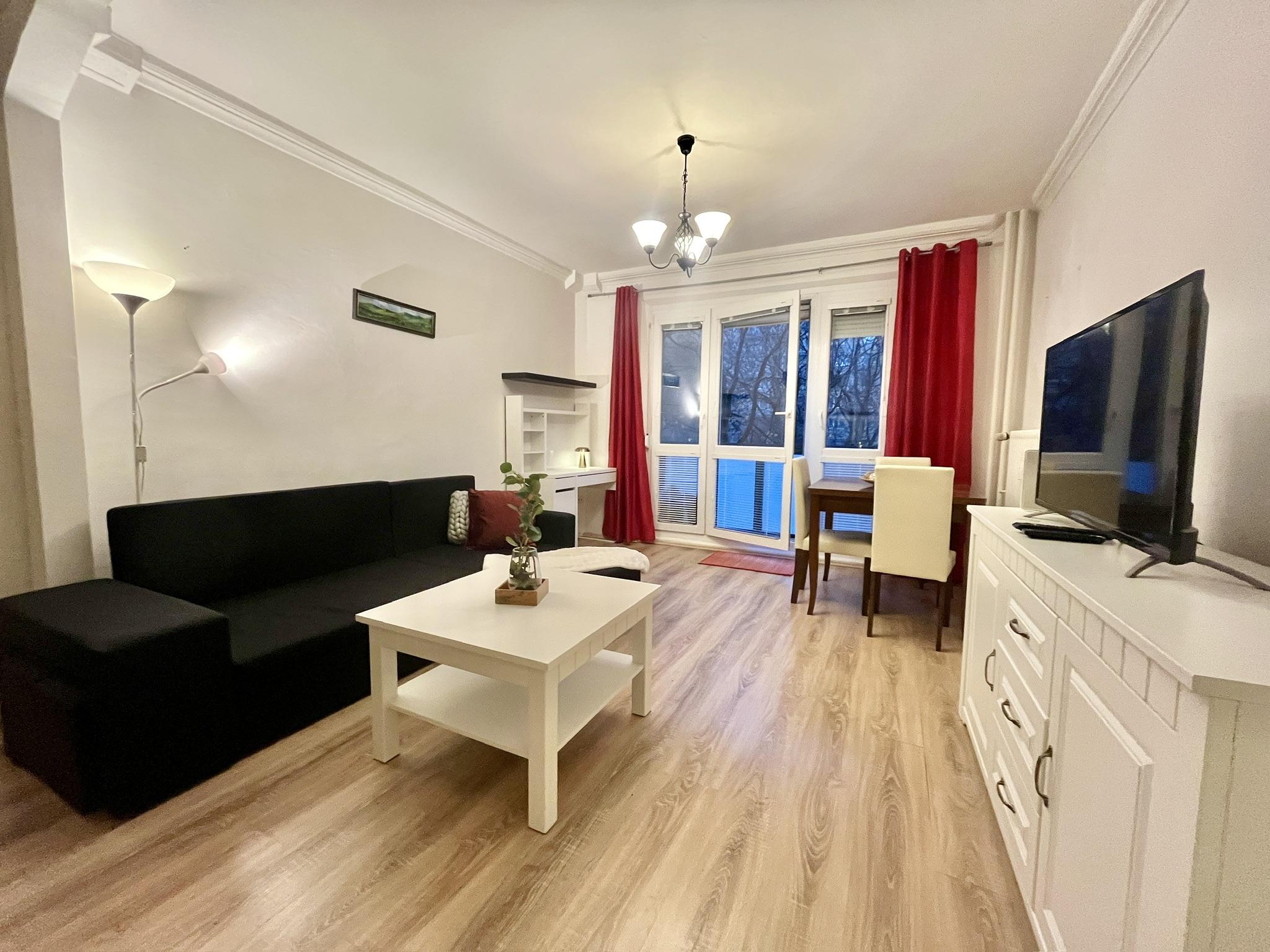 IBA U NÁS! Na prenájom 2,5 izbový byt, balkón, Račianska-BA