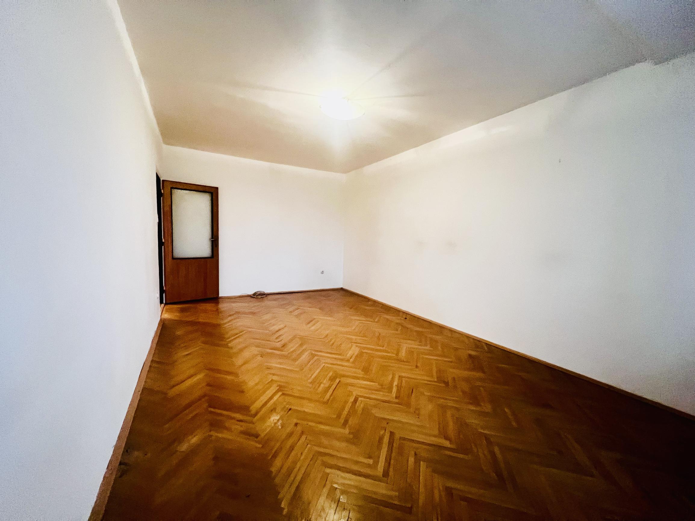 NA PREDAJ veľký 2-izbový byt v Petržalke, Vranovská ulica