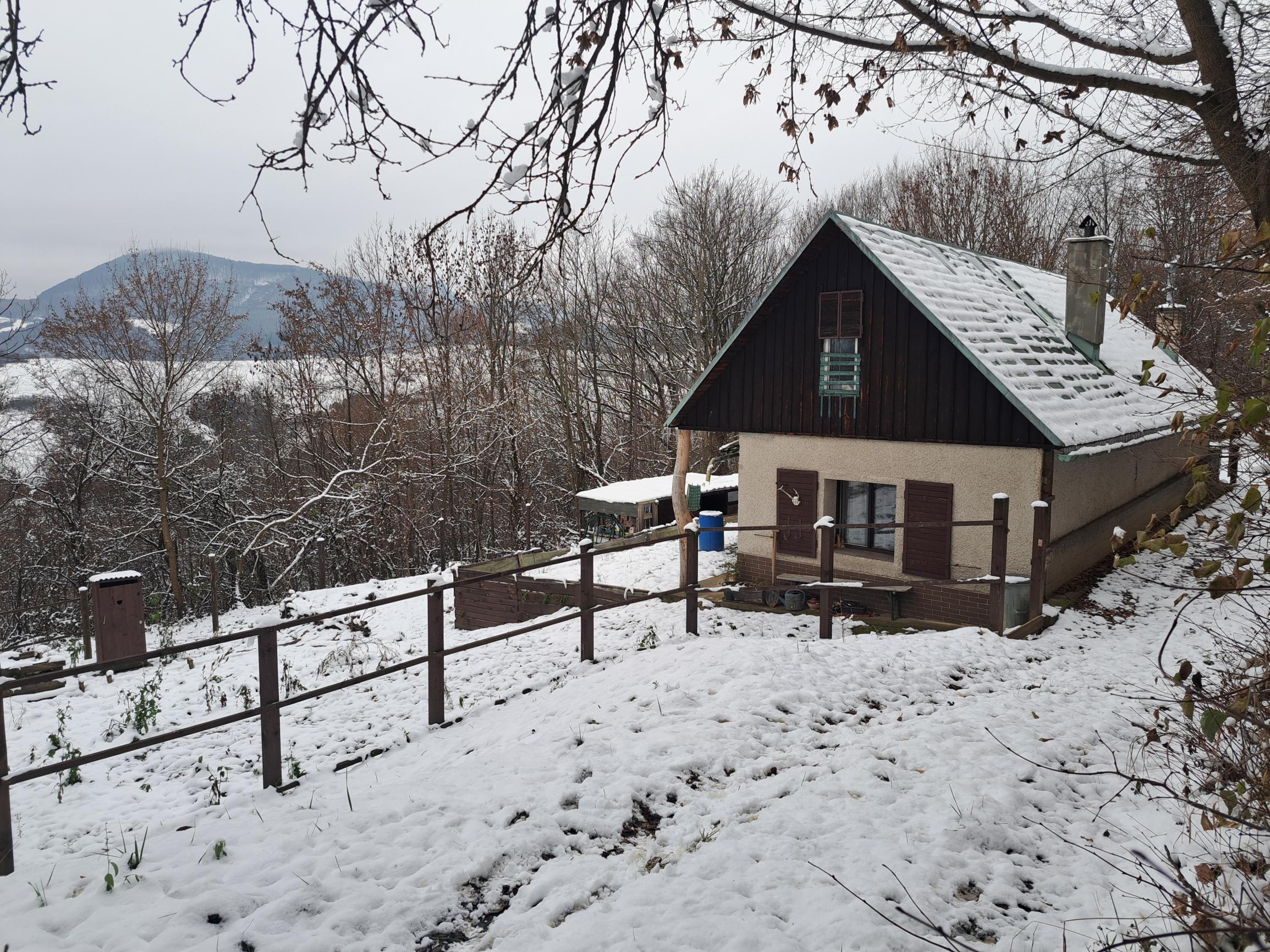 IBA U NÁS! Chalupa v prírode pod lesom - Kvašov,okres Púchov