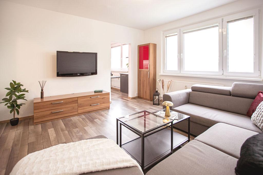 IBA U NÁS! 3-izbový zariadený byt, Dlhé diely, Bratislava