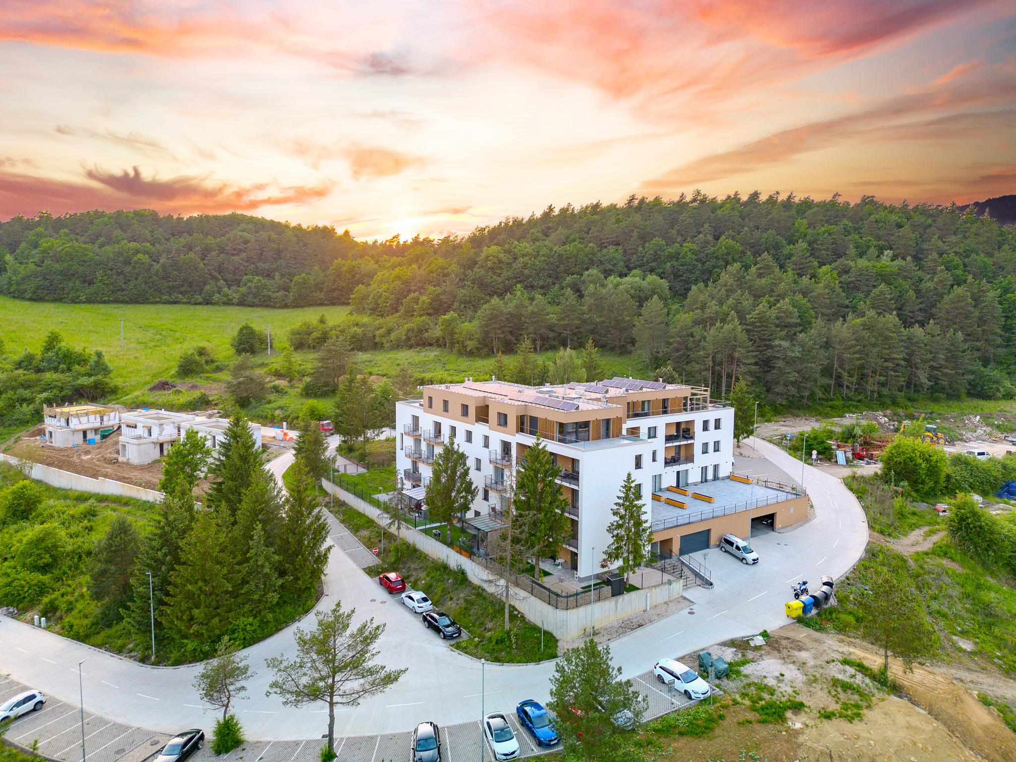 IBA U NÁS! Kráasny 3 izbový byt s výhľadom , Pov. Bys., 71m2