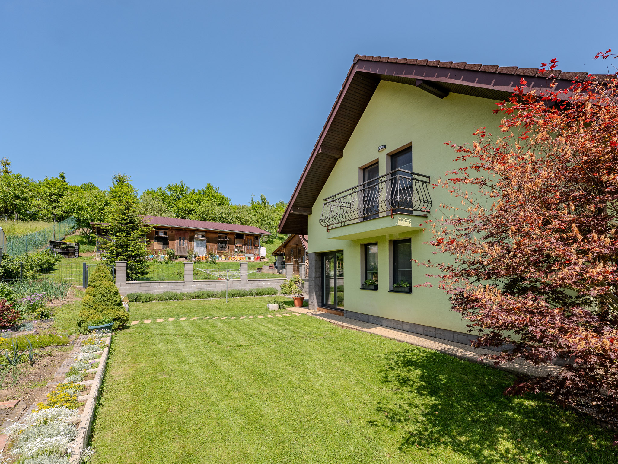 IBA U NÁS! Na predaj štýlový 5 - izbový rodinný dom - Horný Vadičov, okres Kysucké Nové Mesto