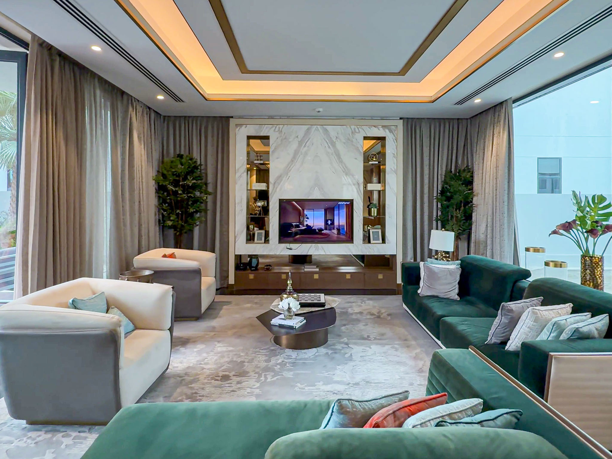 Na predaj luxusná rodinná vila, Dubaj pri golf.ihrisku, SAE