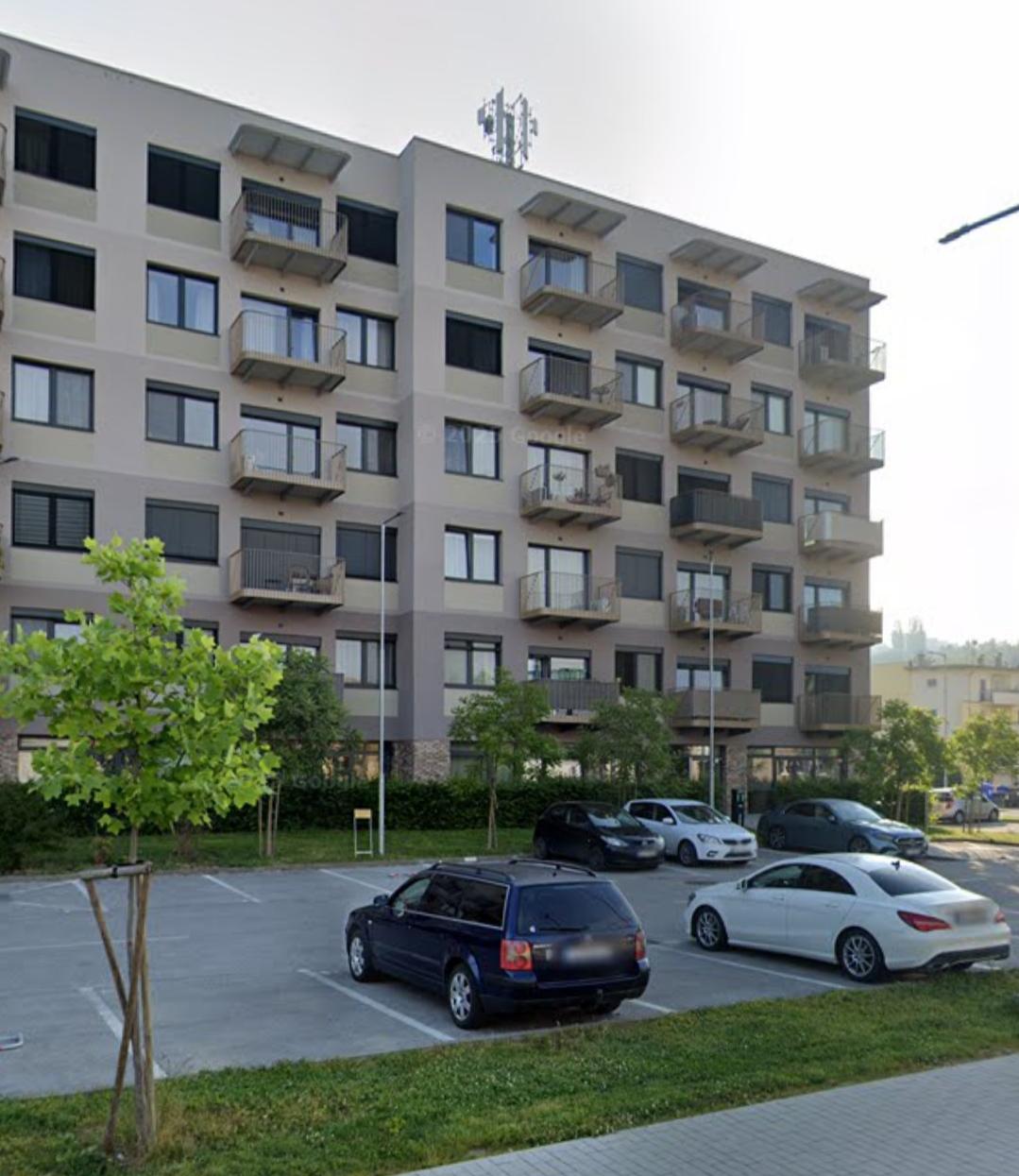 PRIPRAVUJEME!2 izbový byt -projekt Sitka , Bezručova,60m2