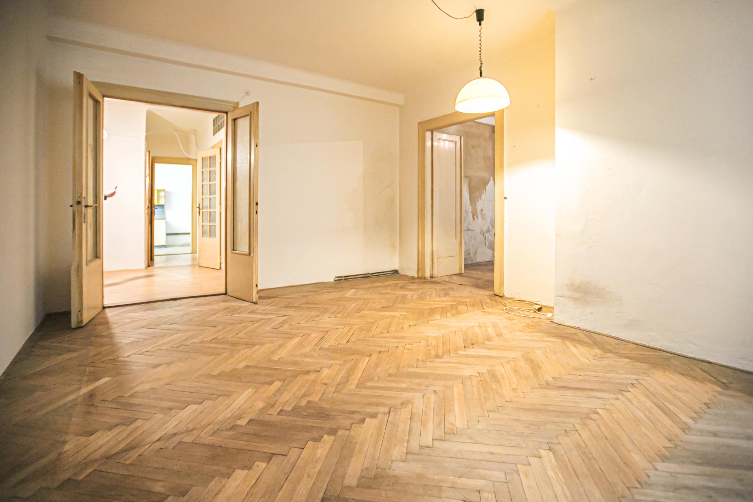 IBA U NÁS! Staromestský 2 izbový byt v pôvodnom stave, 83 m²