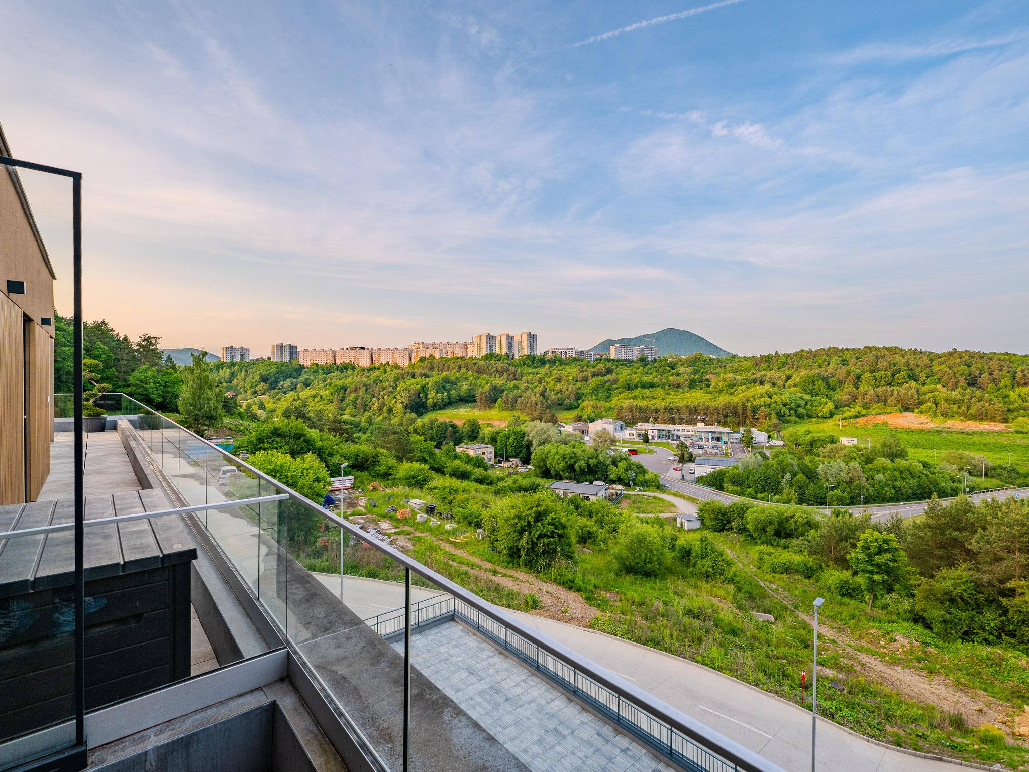 IBA U NÁS! Novostavba 3i bytu s TOP lokalite, Pov.Bys.,71m2