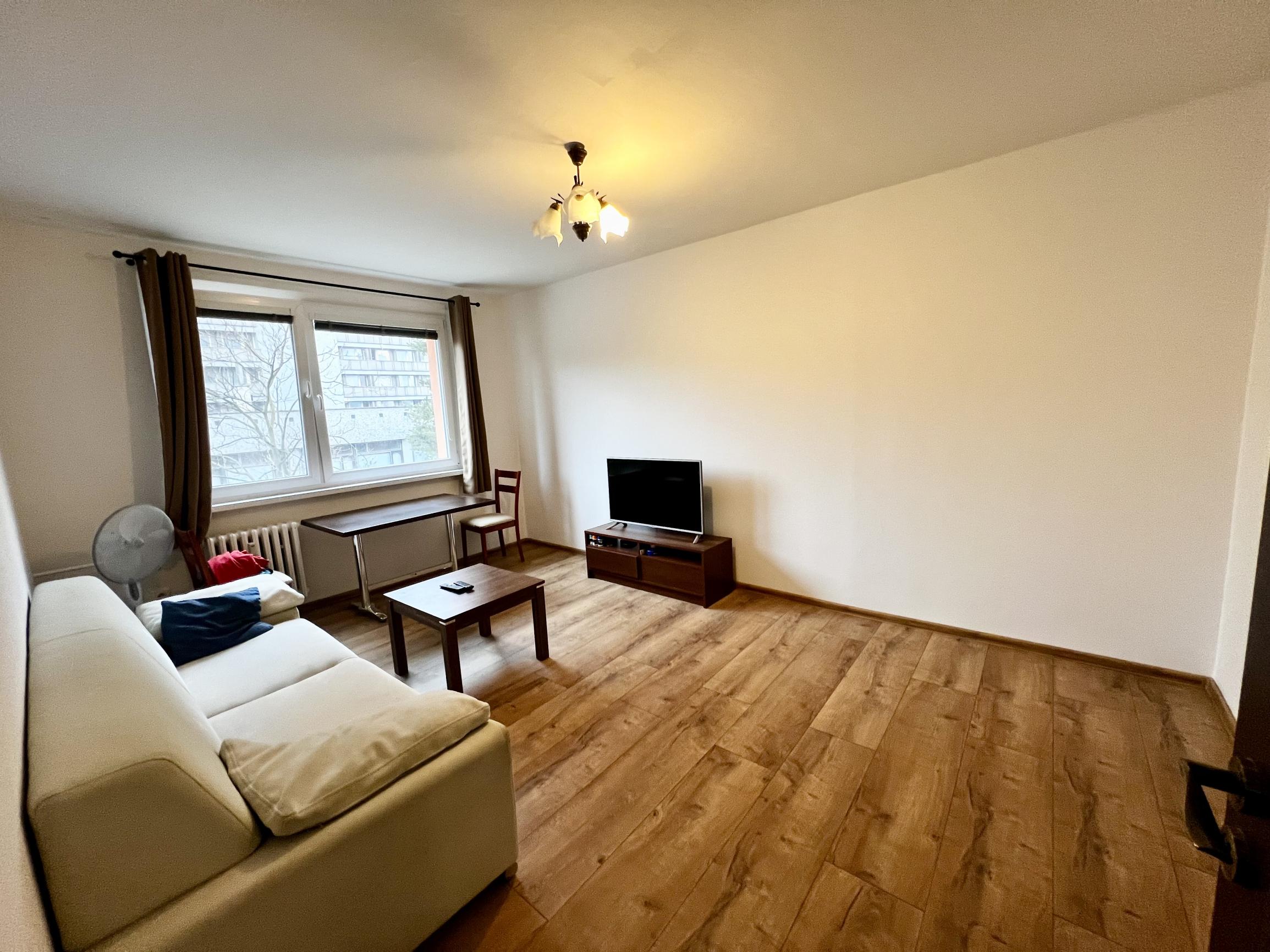 NA PREDAJ! Priestanný 2-izbový byt, Dúbravka, Nejedlého