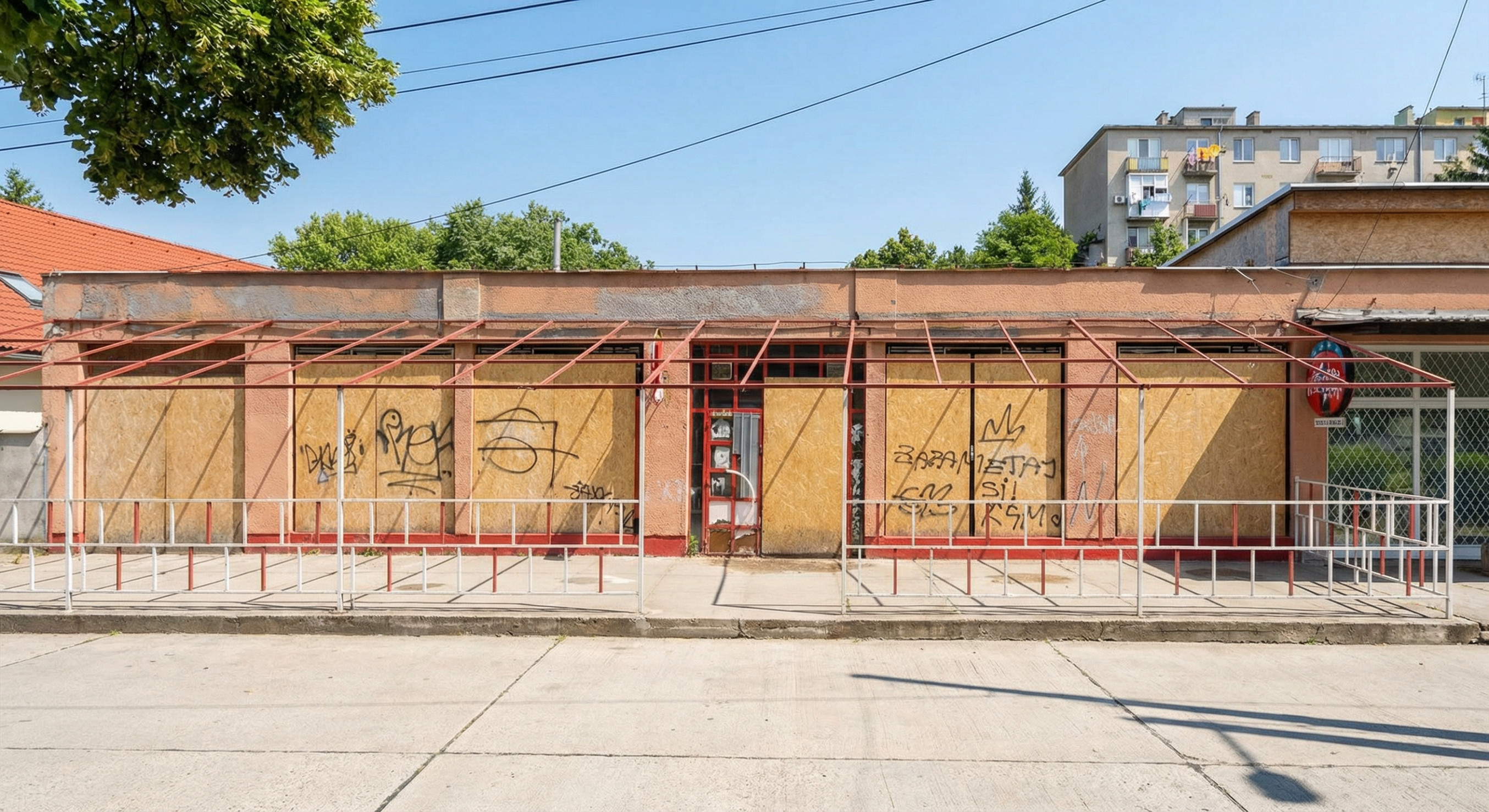 NA PREDAJ! Nová CENA ! Budova v Trebišove v pôvodnom stave