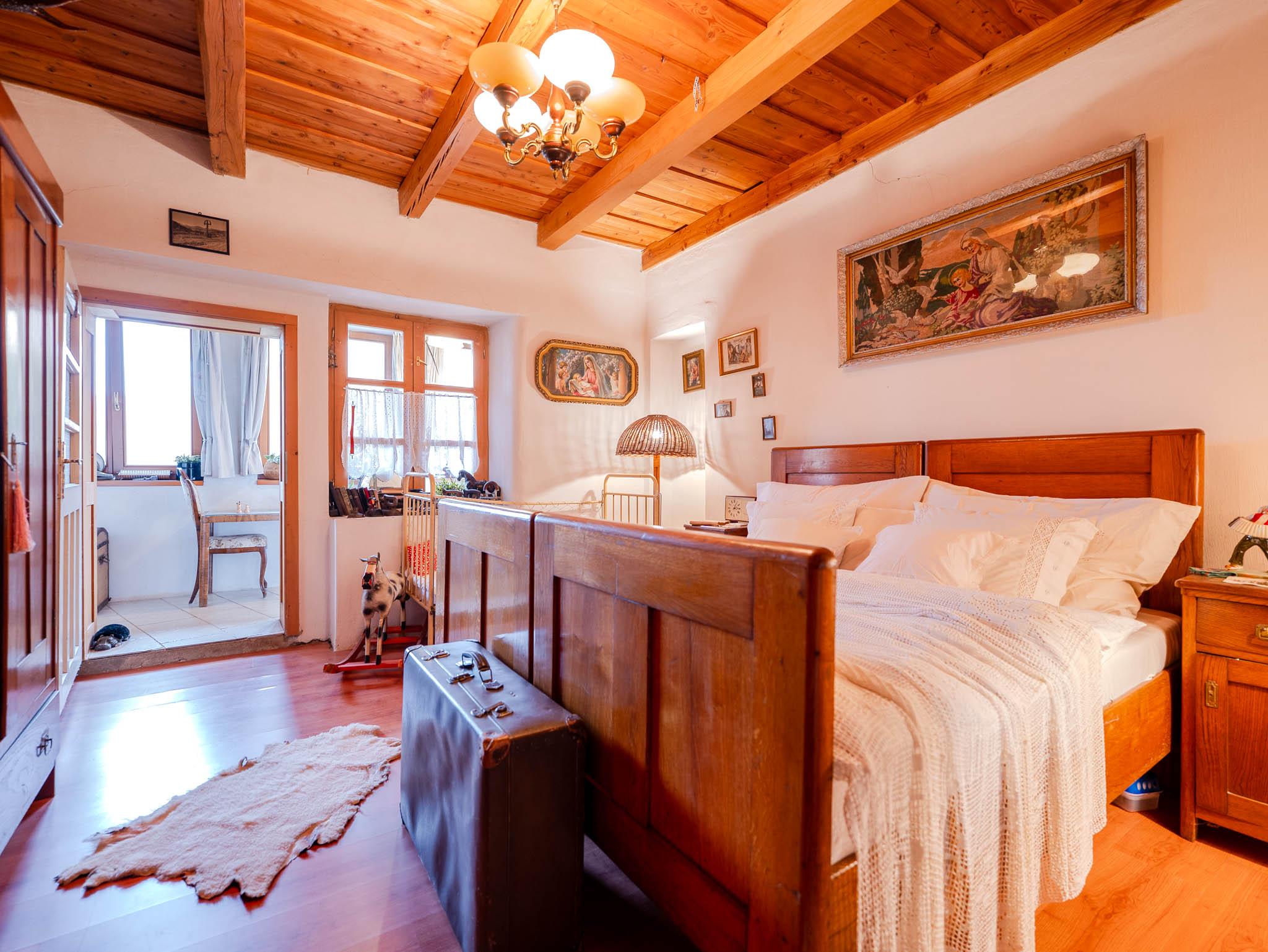 IBA U NÁS! Na predaj 7-izbový rodinný dom, 338 m2, Podhájska