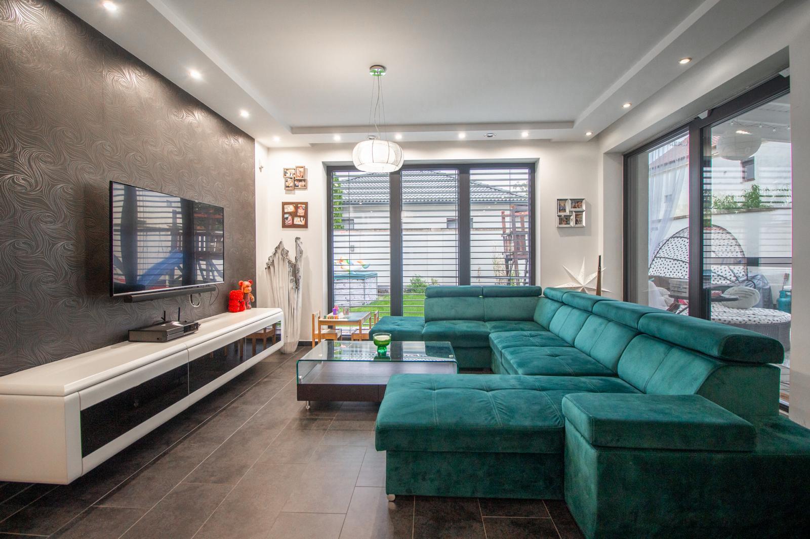 NA PREDAJ 5i rodinný dom v Maďarskej obci Lével, 17min do BA