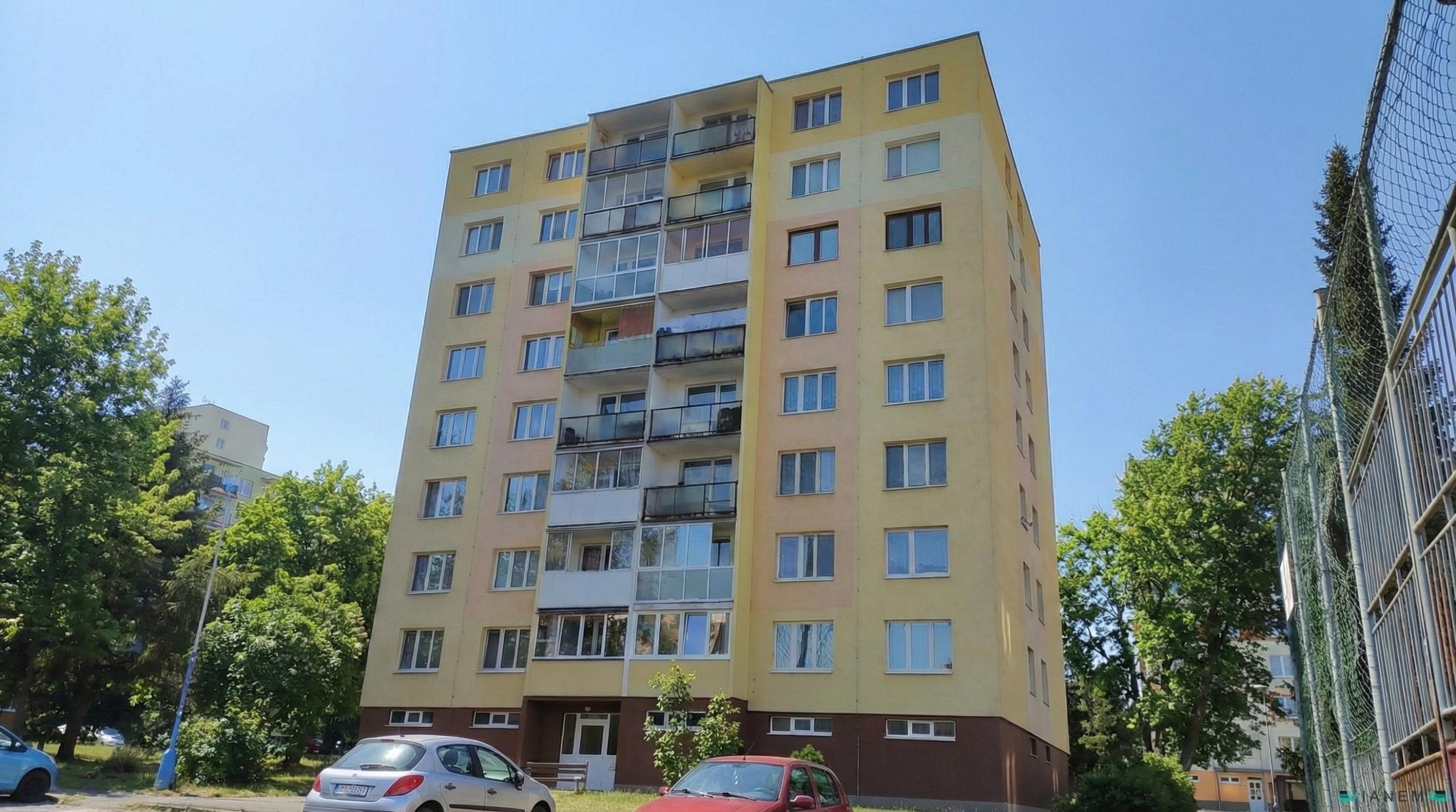 PRIPRAVUJEME DO PREDAJA: 4-izbový byt po rekonštrukcii