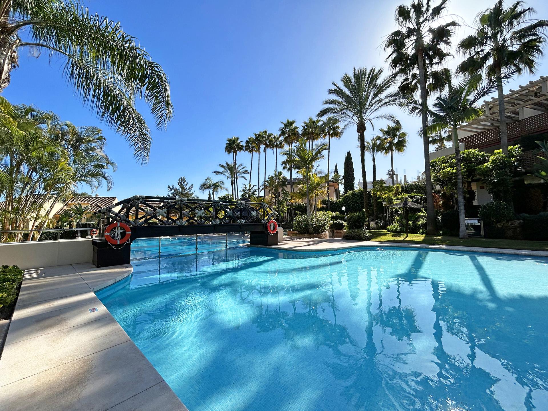 NA PREDAJ ŠPANIELSKO Luxusný apartmán v Rio Real - Marbella