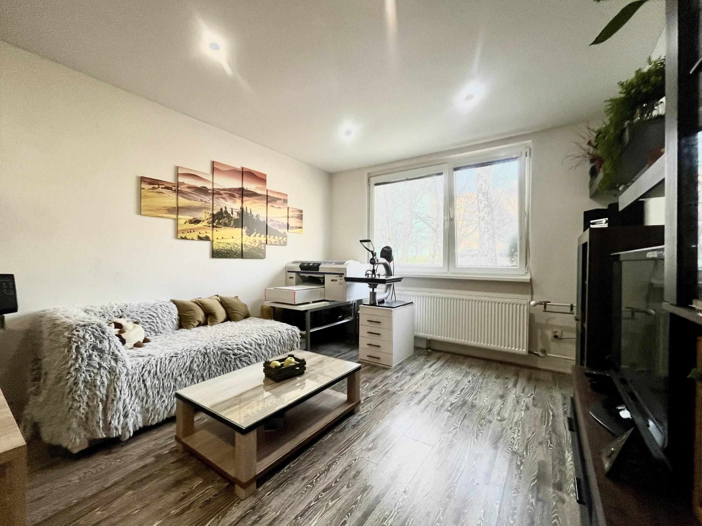 IBA U NÁS! Na predaj 2i byt v Dúbravke, komplet.rekonš. 51m2