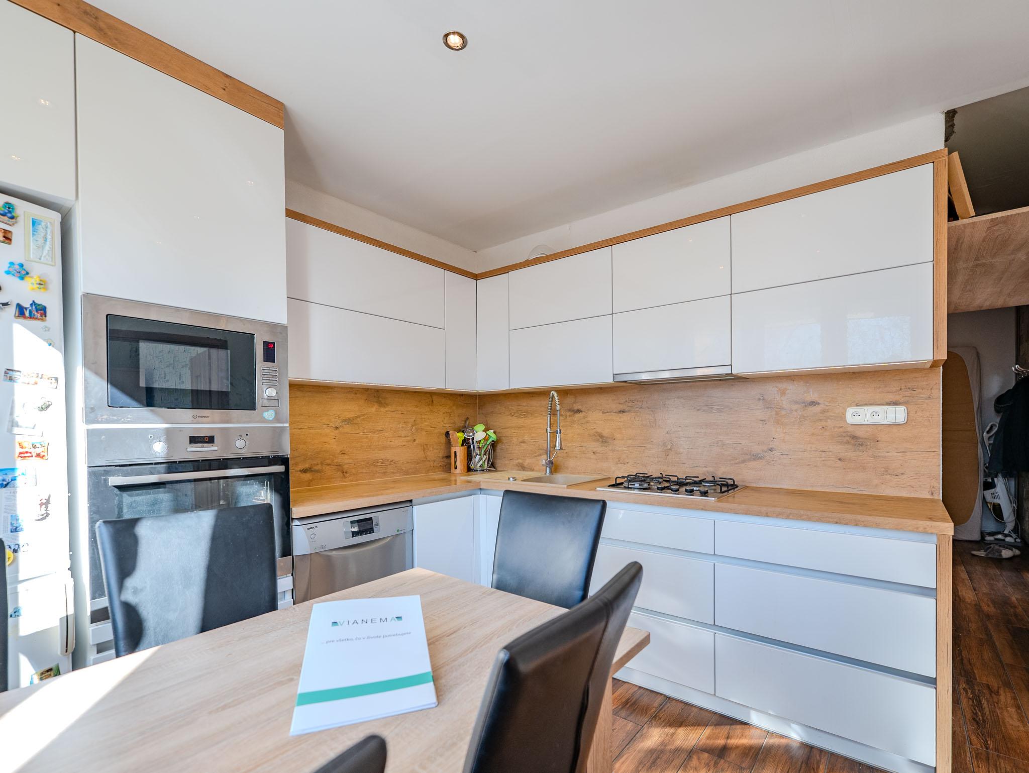 IBA U NÁS!Na predaj 4i byt po rekonšt. s balkónom, 76m2, PP