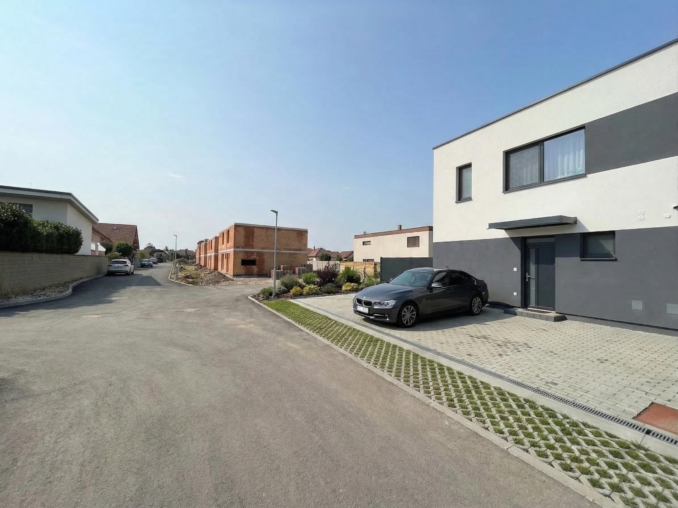 PREDAJ Nové moderné dvojdomy, komfort a súkromie pre rodinu