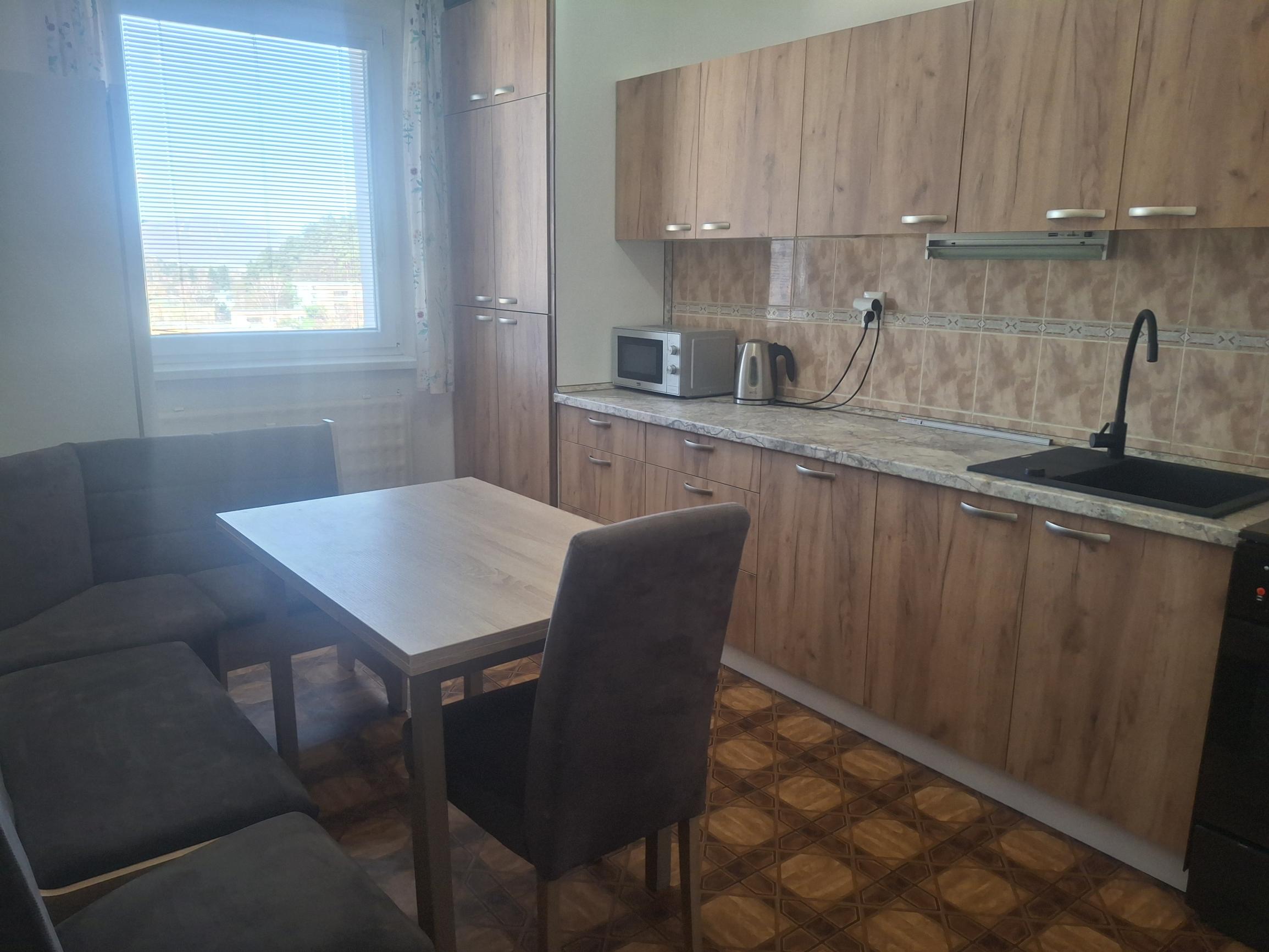 IBA U NÁS! Prenájom 3 izb.bytu ul.SNP v Považskej Bystrici