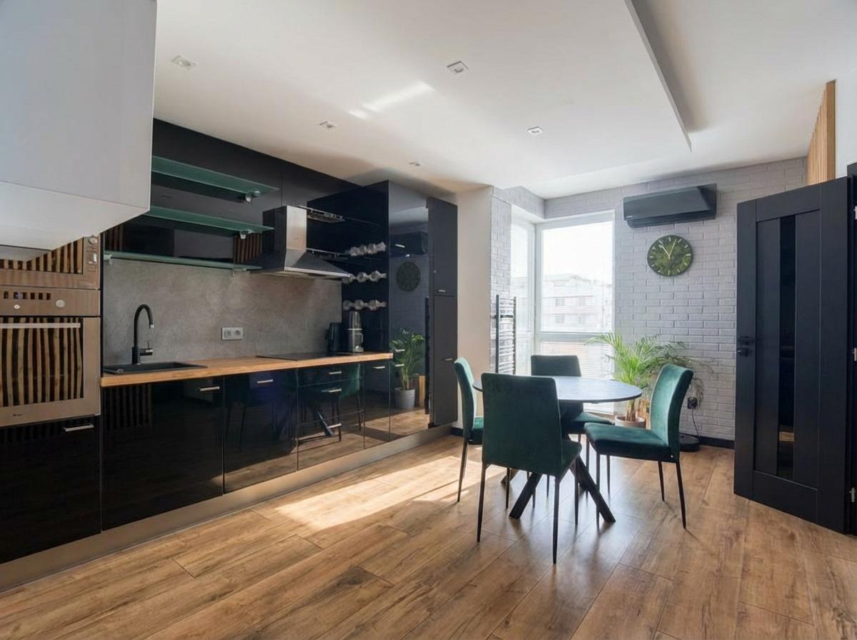 IBA U NÁS! NA PREDAJ - ZARIADENÝ 1,5 I BYT NA KRIŽOVATKÁCH