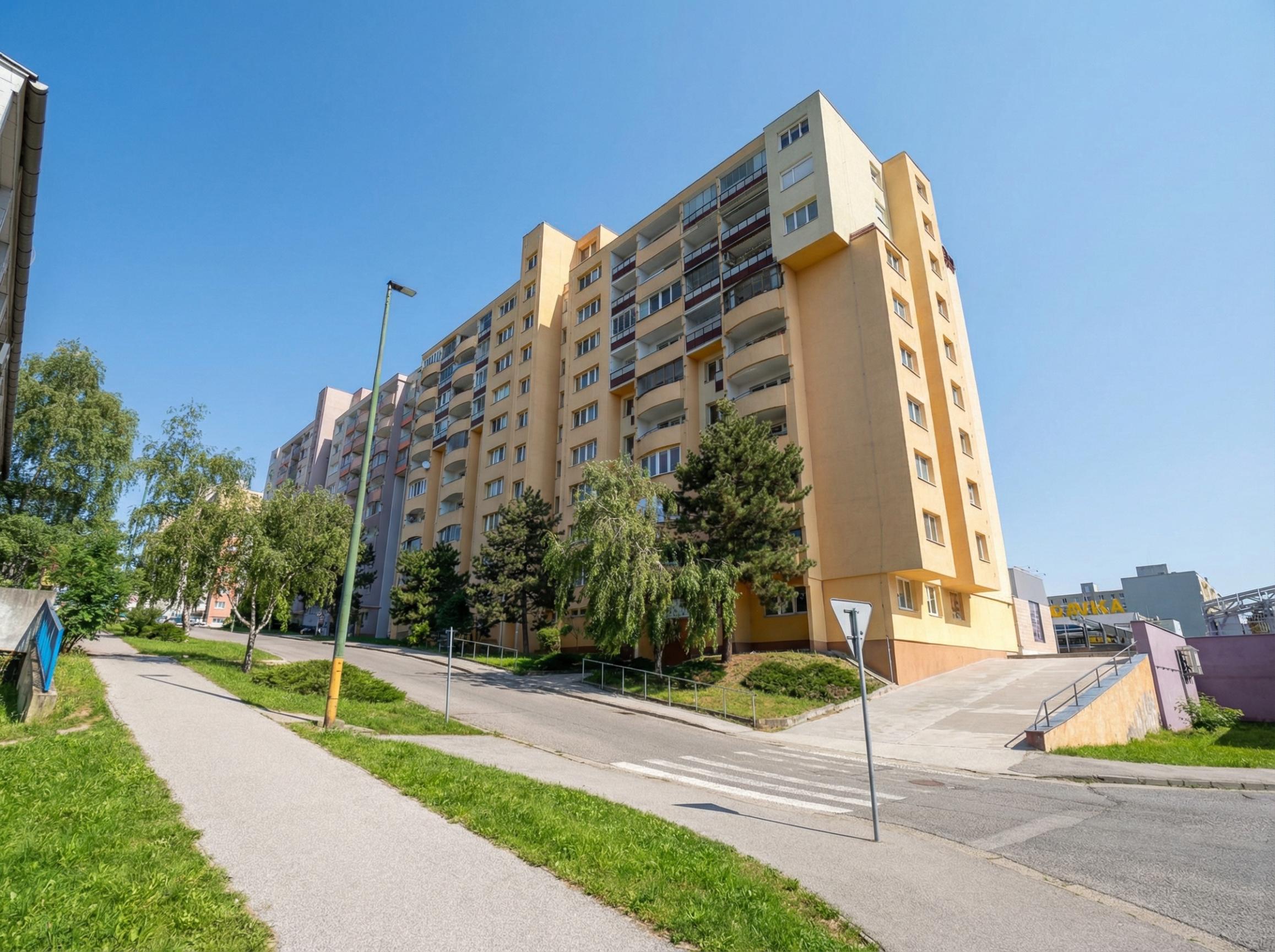 IBA U NÁS! Na predaj zrekonštruovaný 1-izbový byt, Karlová Ves