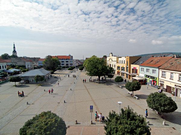PRIRPAVUJEME! Veľký 5i byt, 101m2, Nové Mesto nad Váhom