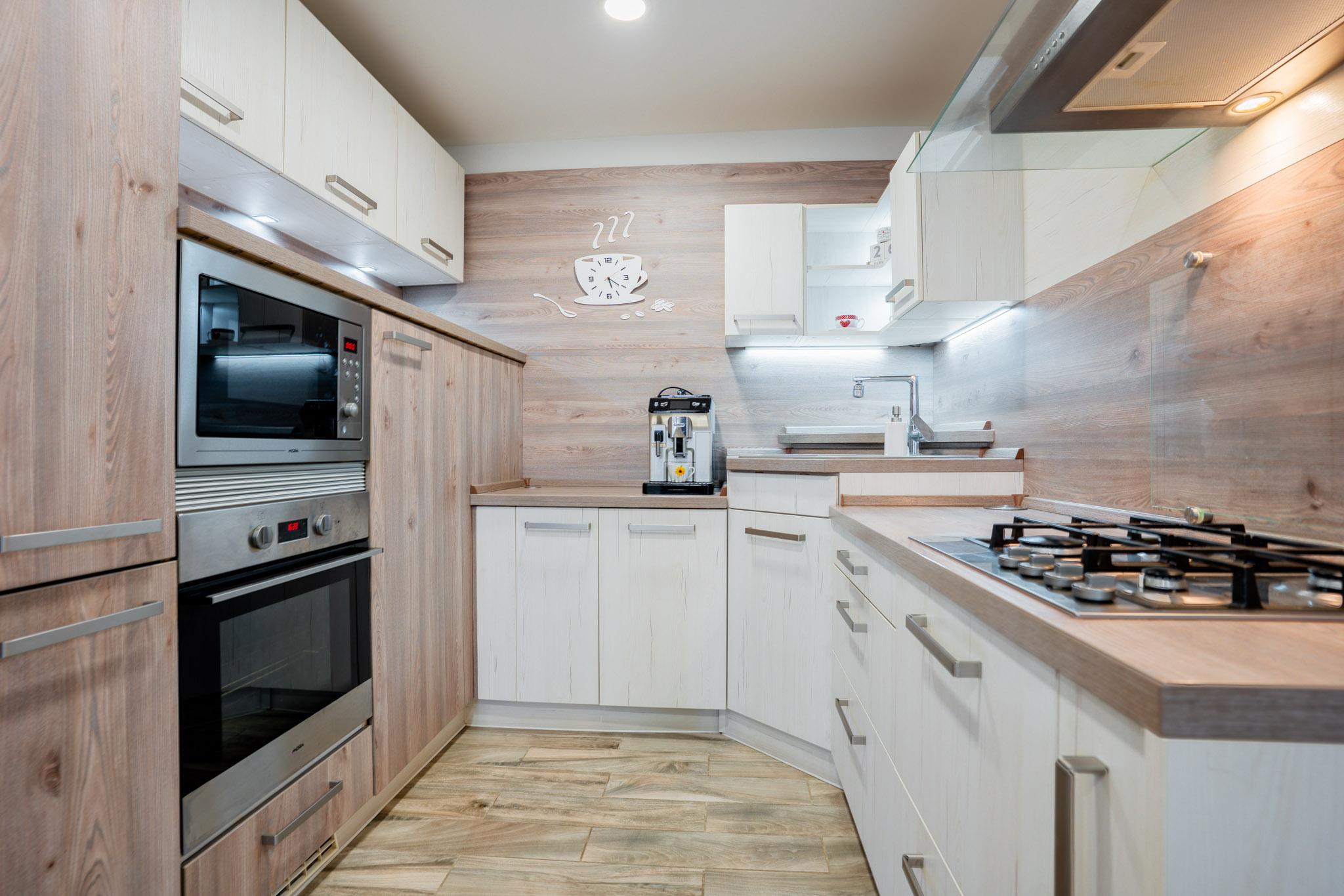 IBA U NÁS! Na predaj pekný 3i byt po rekonštr.TN-Sihoť, 65m2