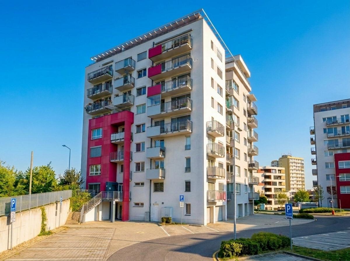 IBA U NÁS! 2 izbový byt  71m² + 2 balkóny + parkovacie stáie