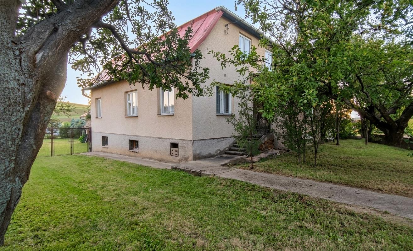 IBA U NÁS! Na predaj rodinný dom 360m², pozemok 1070m², Vrbov