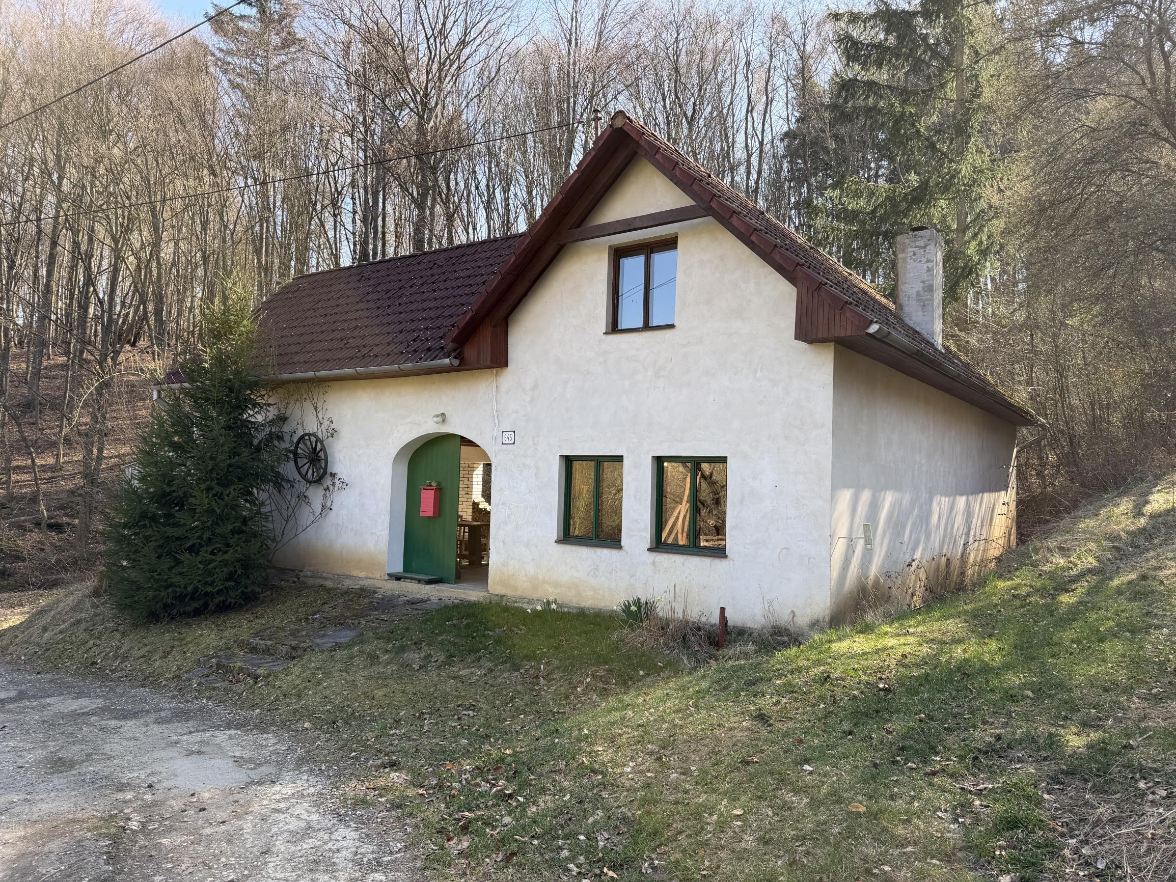 Priestranný rodinný dom v obci Nová Bošáca,o.Nové Mesto n.V.
