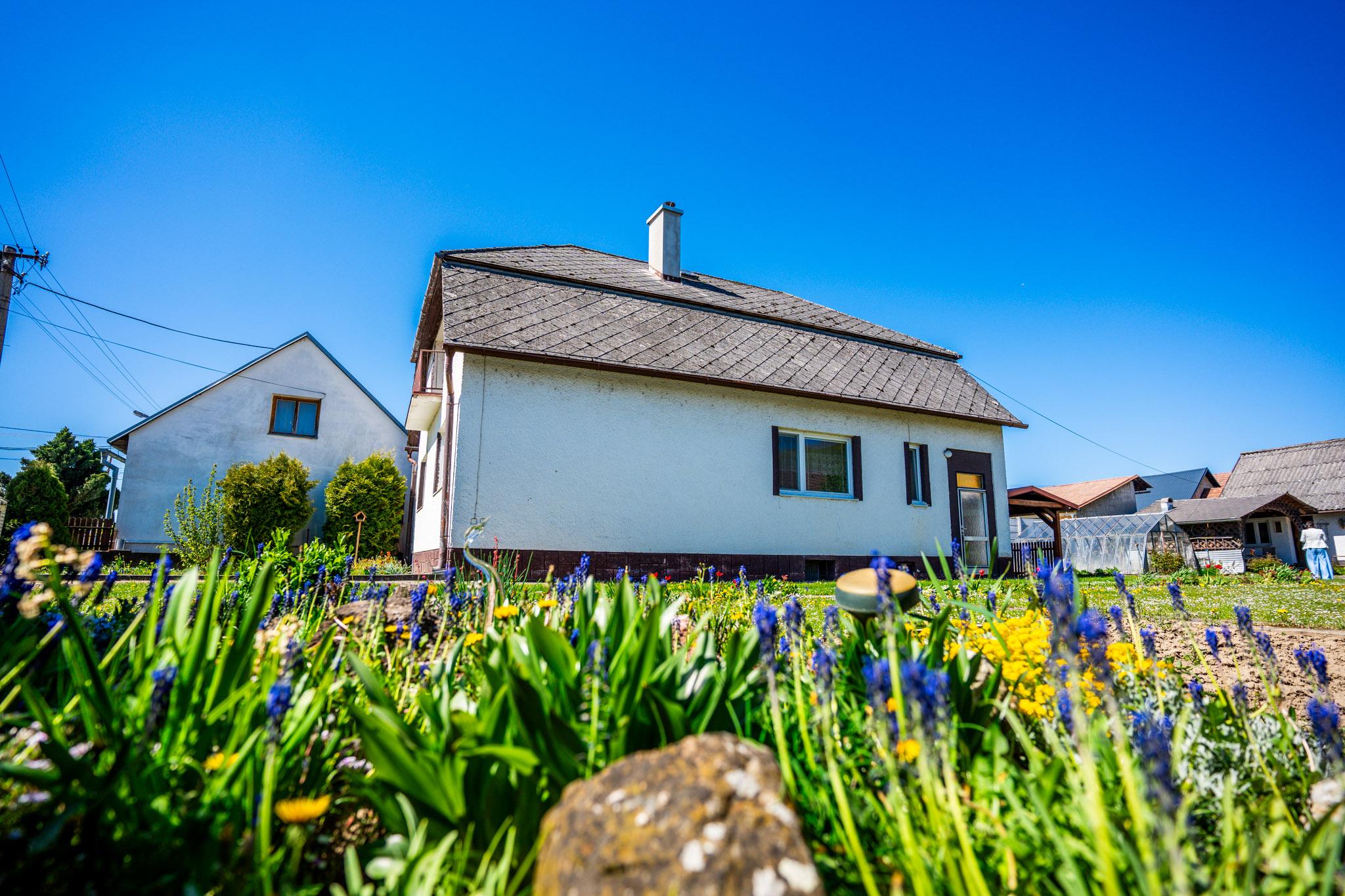 IBA U NÁS!Na  predaj 4-izbový RD,480m2,Horenická Hôrka
