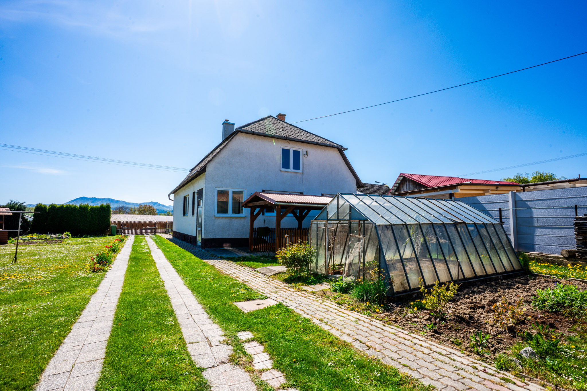 IBA U NÁS! 4-izbový RD,480m2,Horenická Hôrka