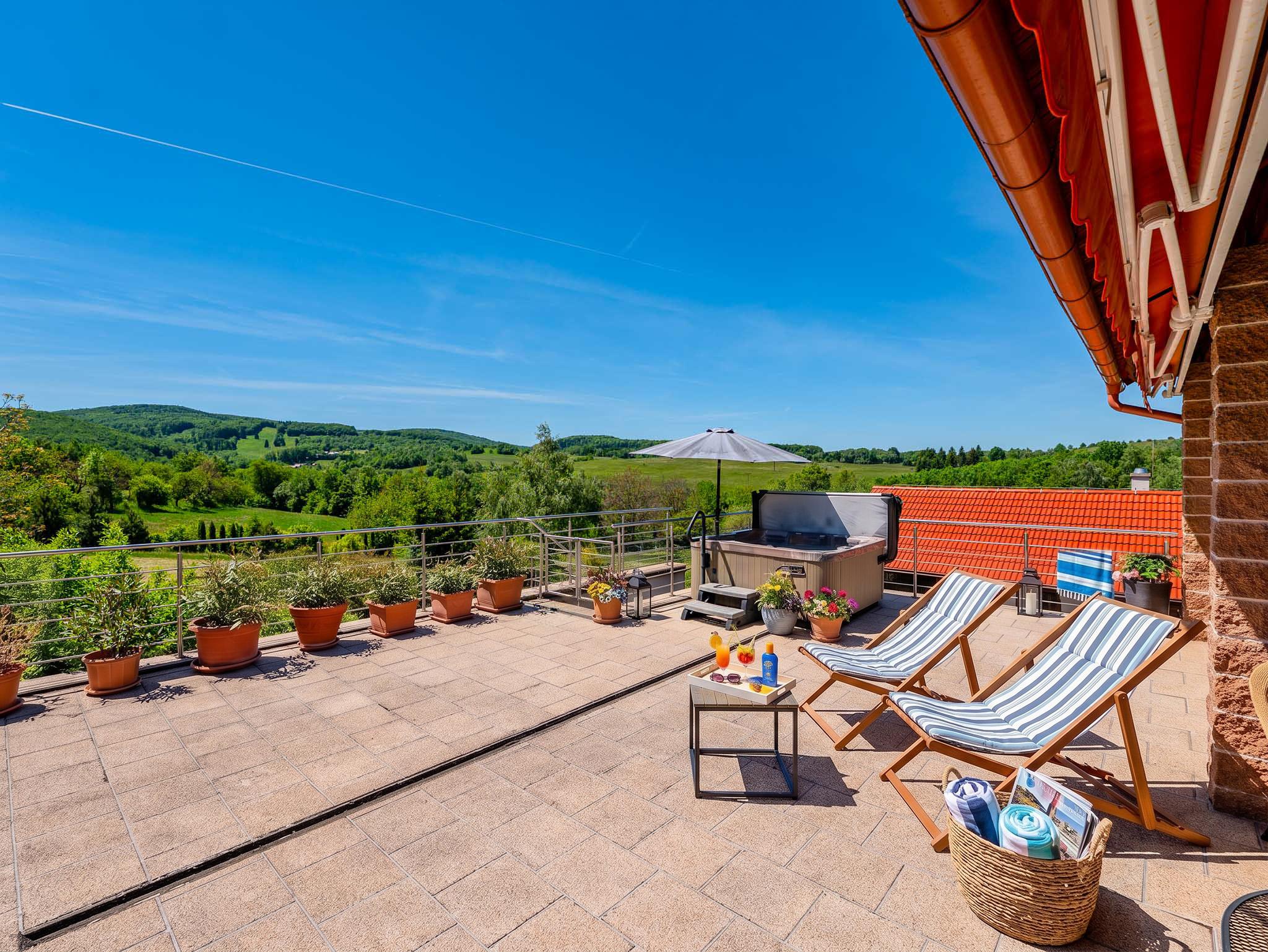 Na predaj rodinný 6i dom-sídlo, 9008m2 pozemok, Nová Baňa