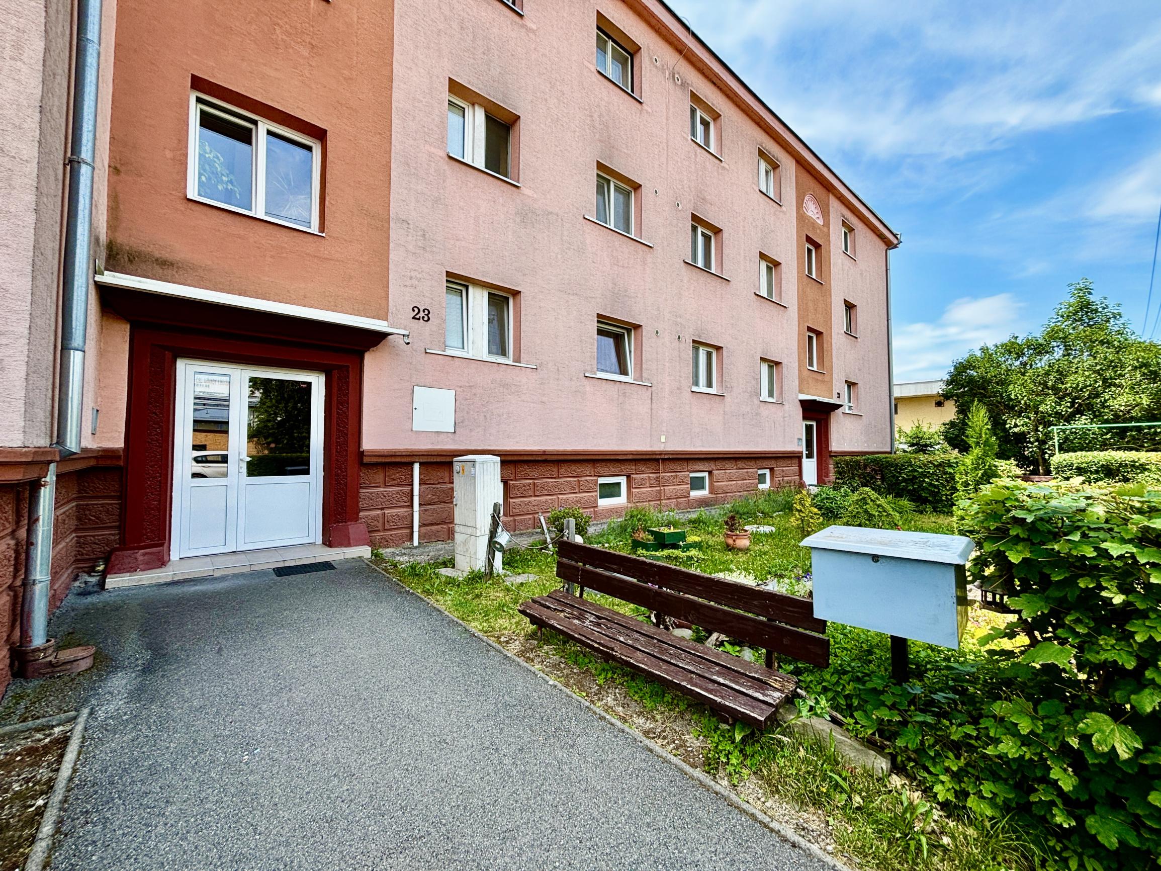 Na predaj 2 izbový tehlový byt, balkón, pôvodný st., Humenné