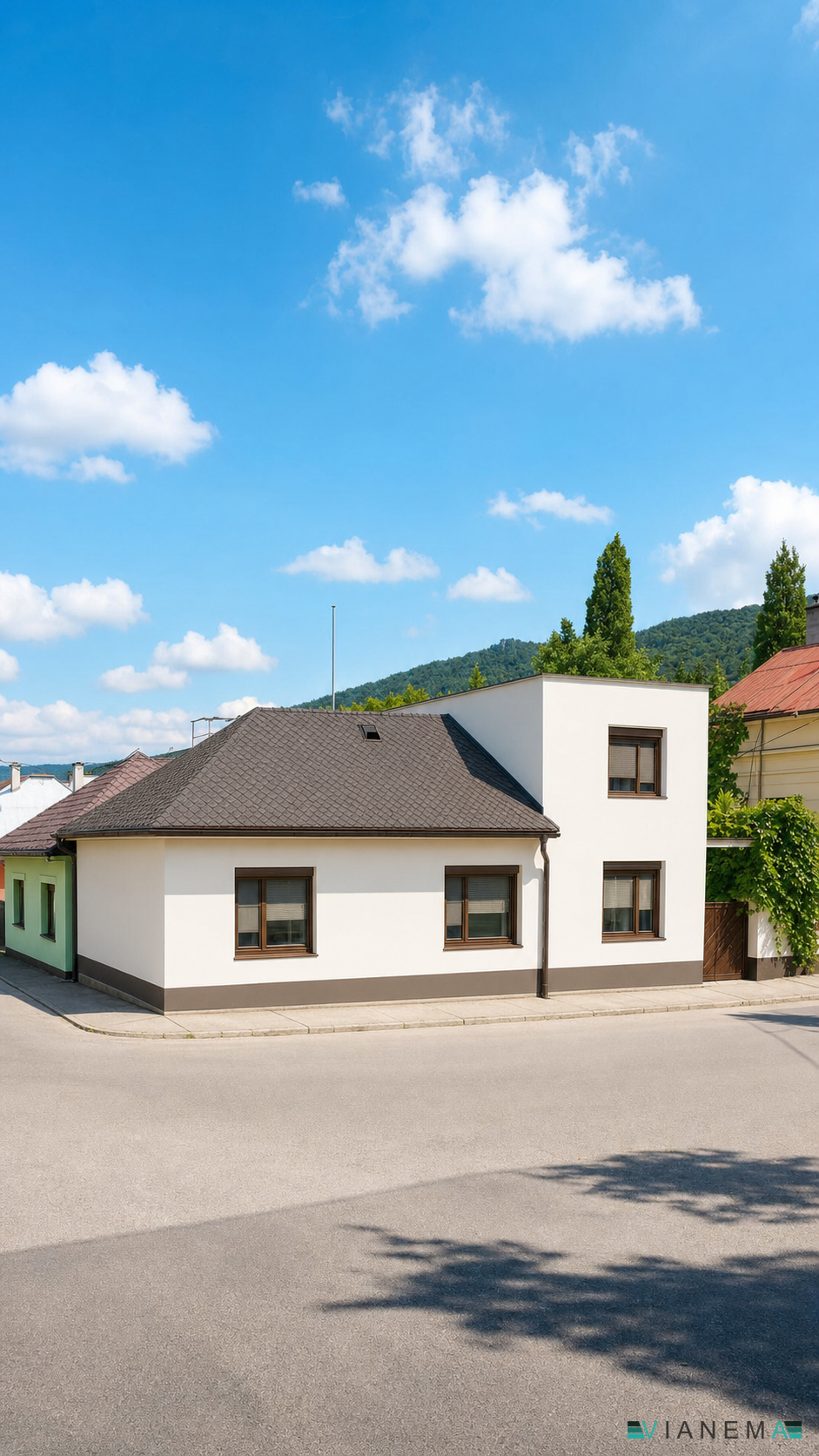 PRIPRAVUJEME! Rodinný dom s garážou + apartmán Gelnica