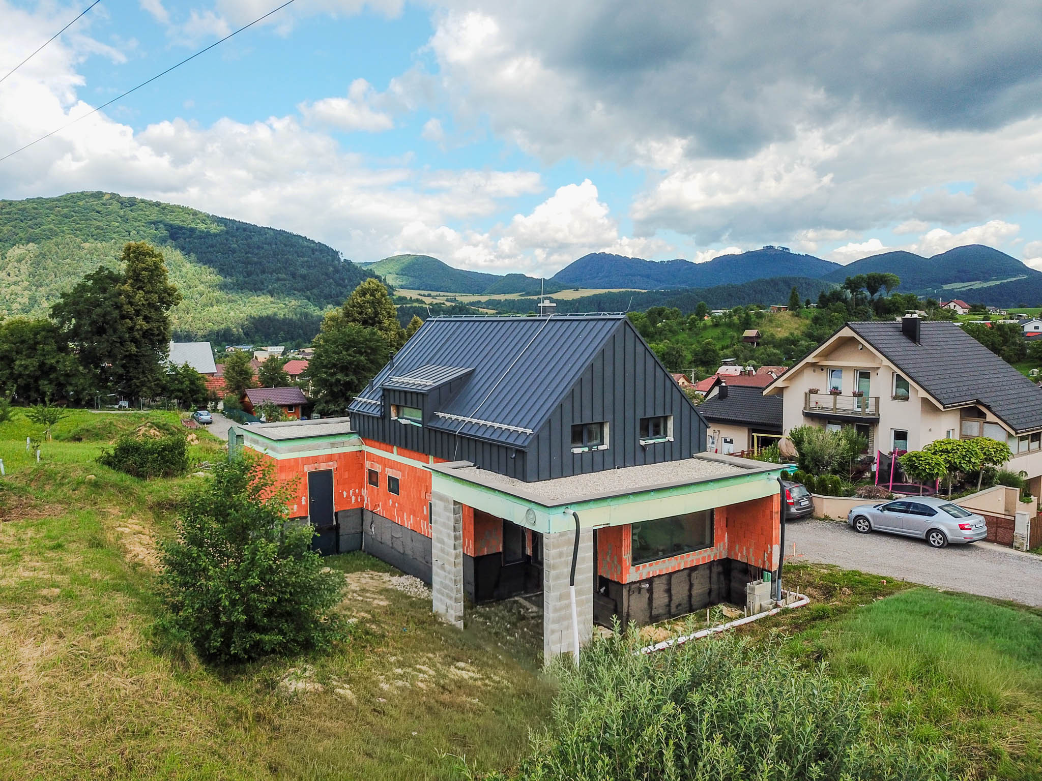 Na predaj 4i holodom Dolná Tižina, garáž 33m2,pozemok 2970m2
