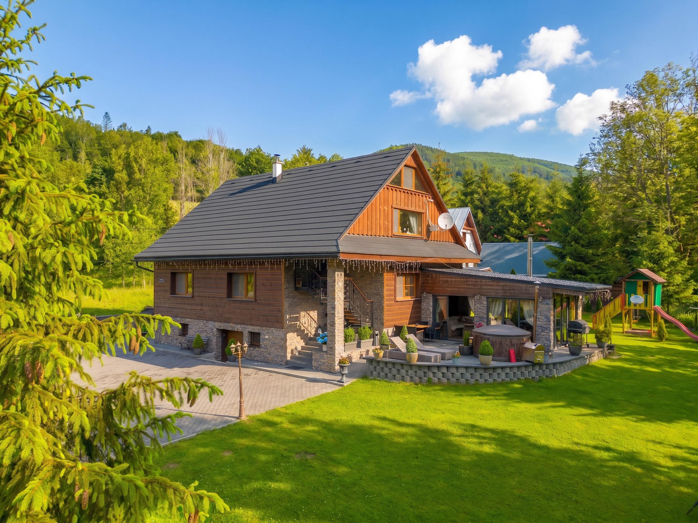Na predaj rodinný dom Vychylovka / Apartmánový dom, 1023m2