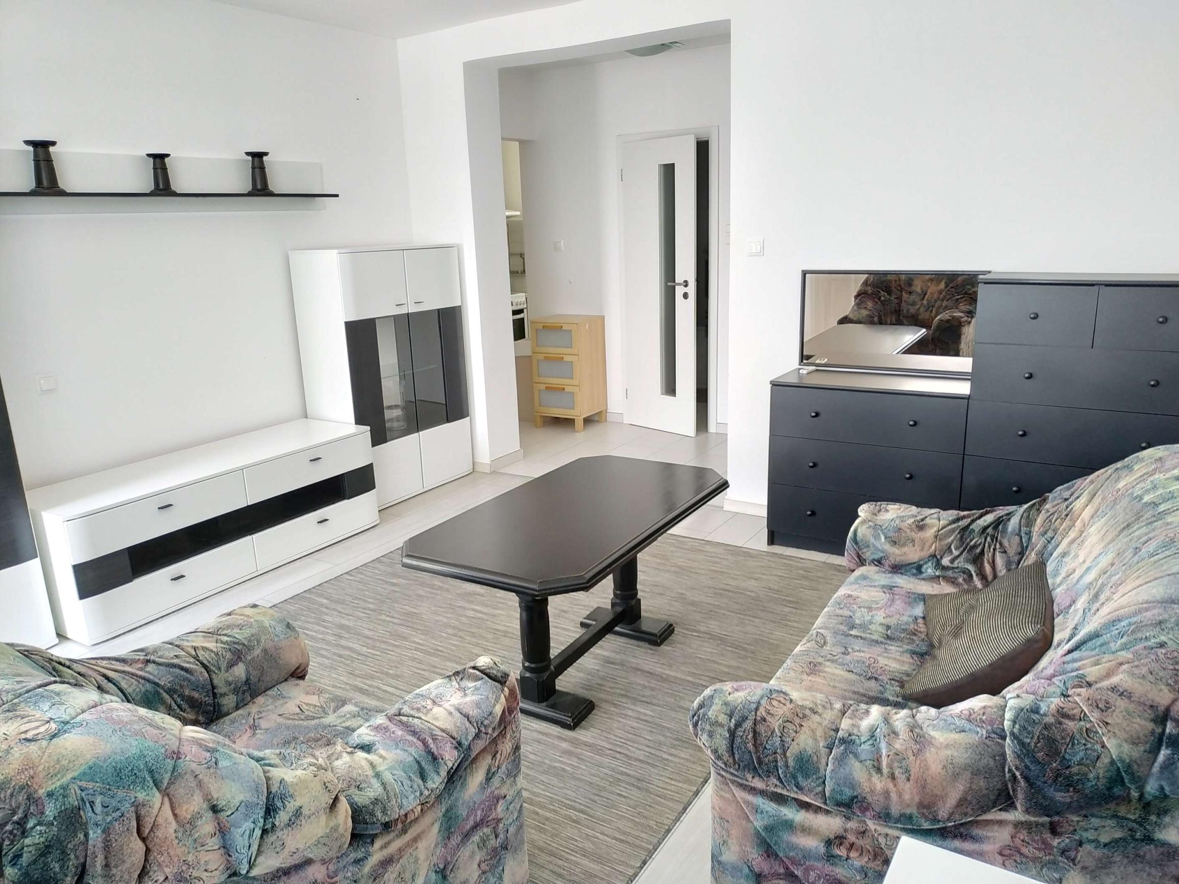 1,5izbový byt na Martinengovej ulici v obľúbenej časti Starého mesta. 40 m2 + 5 m2
