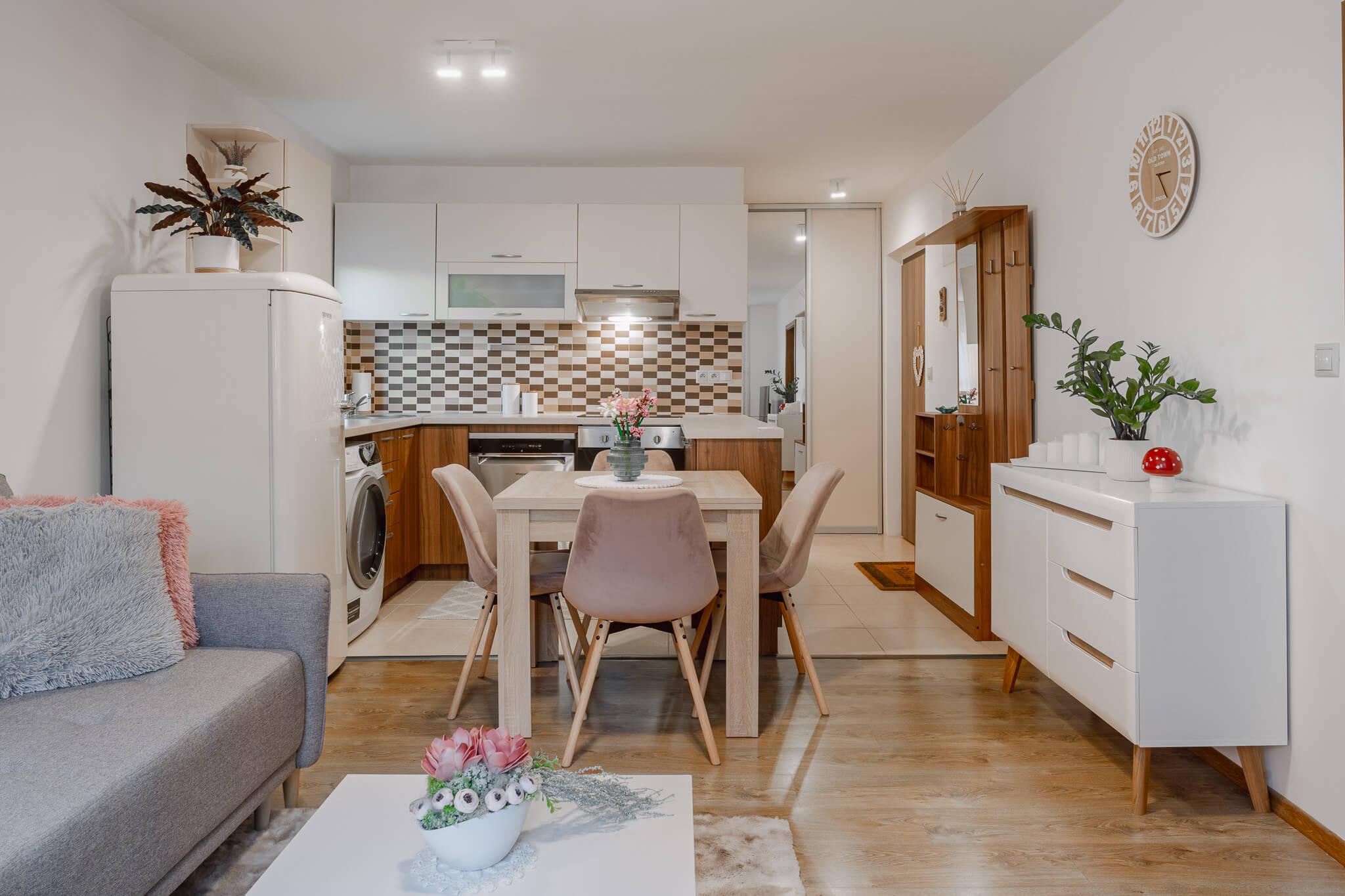 Na predaj 2 izbový byt po rekonštrukcii, 47m2, Devínska n/V
