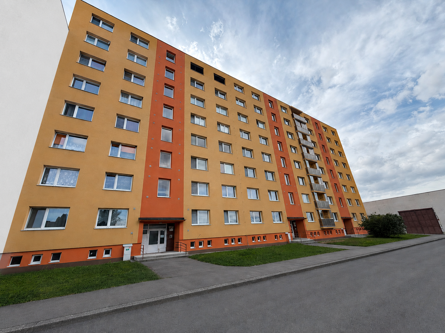 PRIPRAVUJEME!  Zariadený 3-izbový byt ILAVA, 72m2