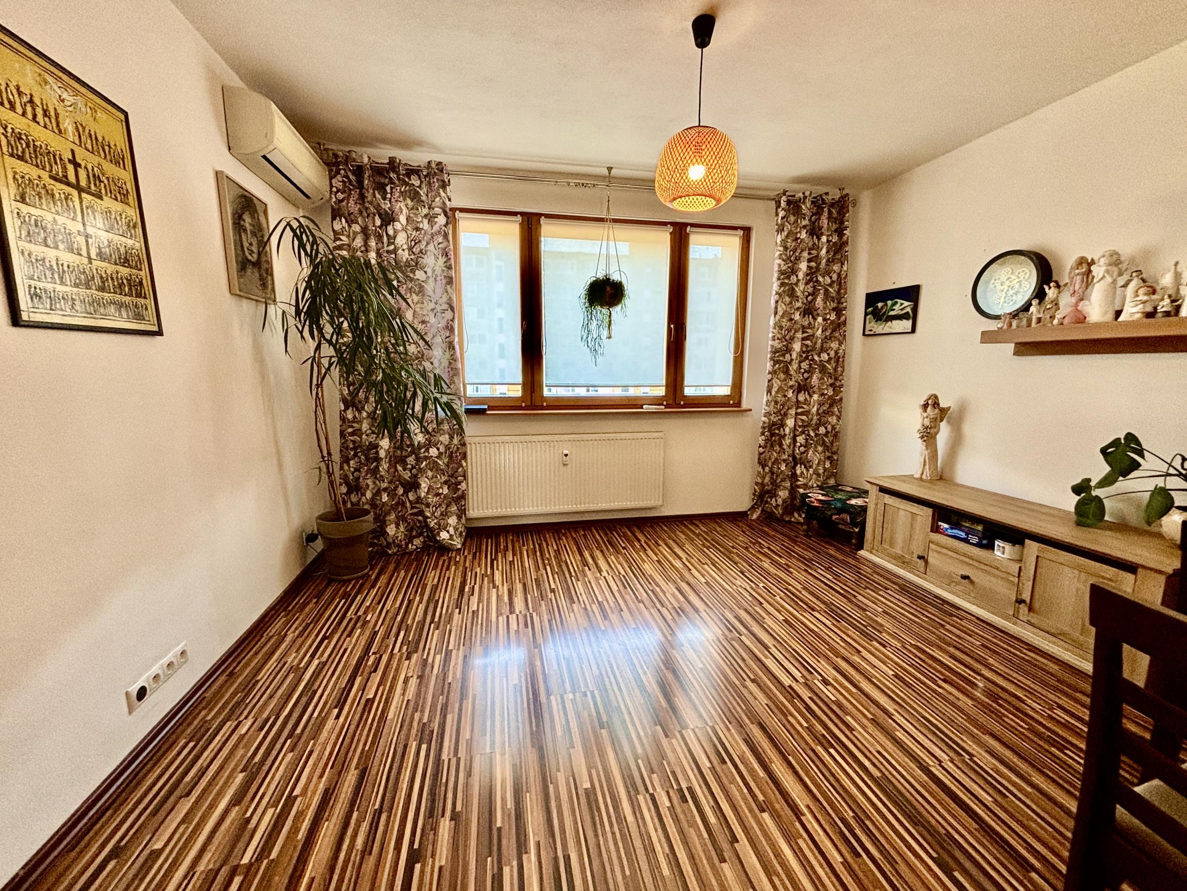 3 izbový byt, loggia, klimatizácia, Košice Terasa