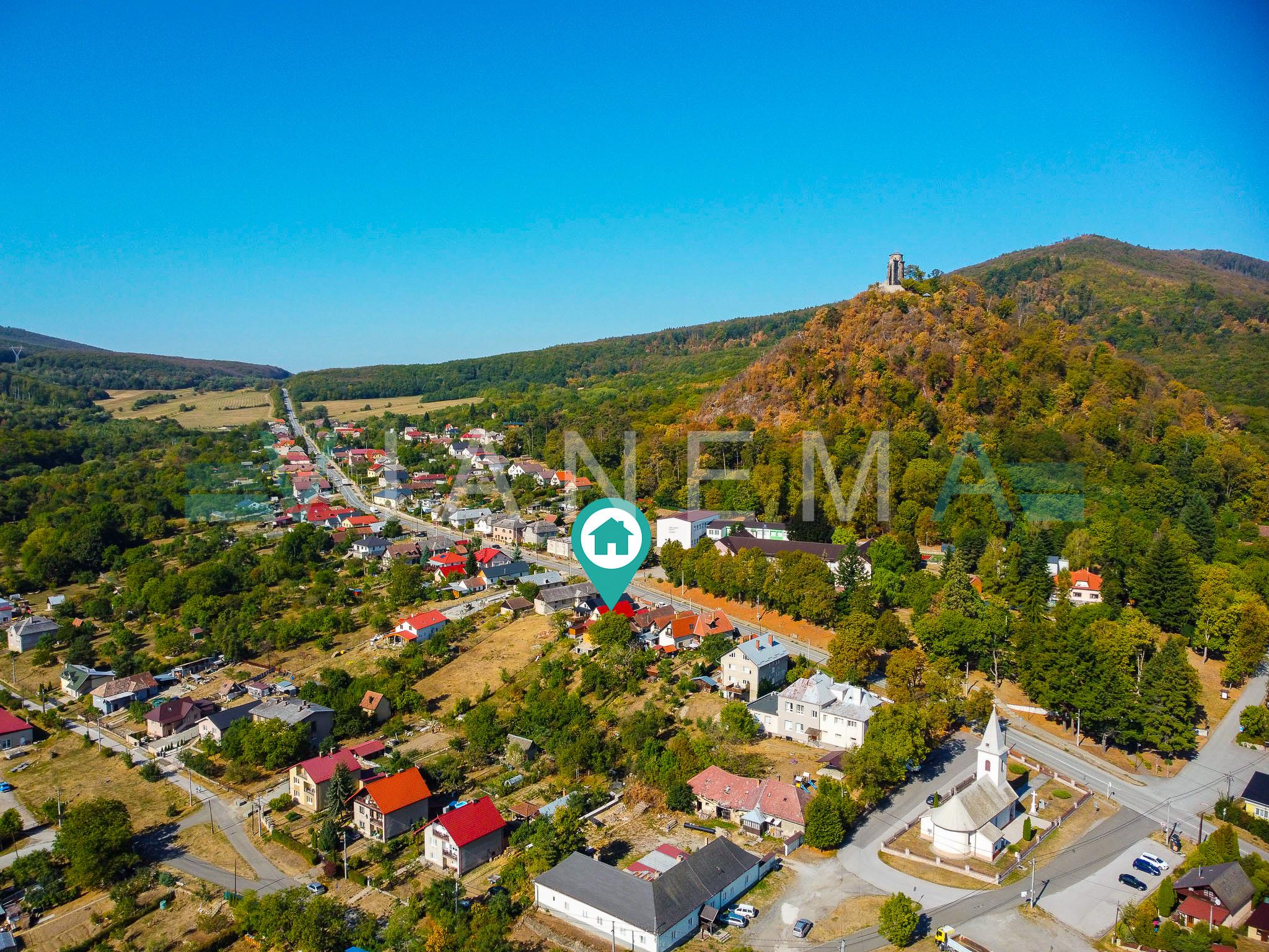 Rodinný dom, 4 izby, pozemok 825m2, IS, Slanec
