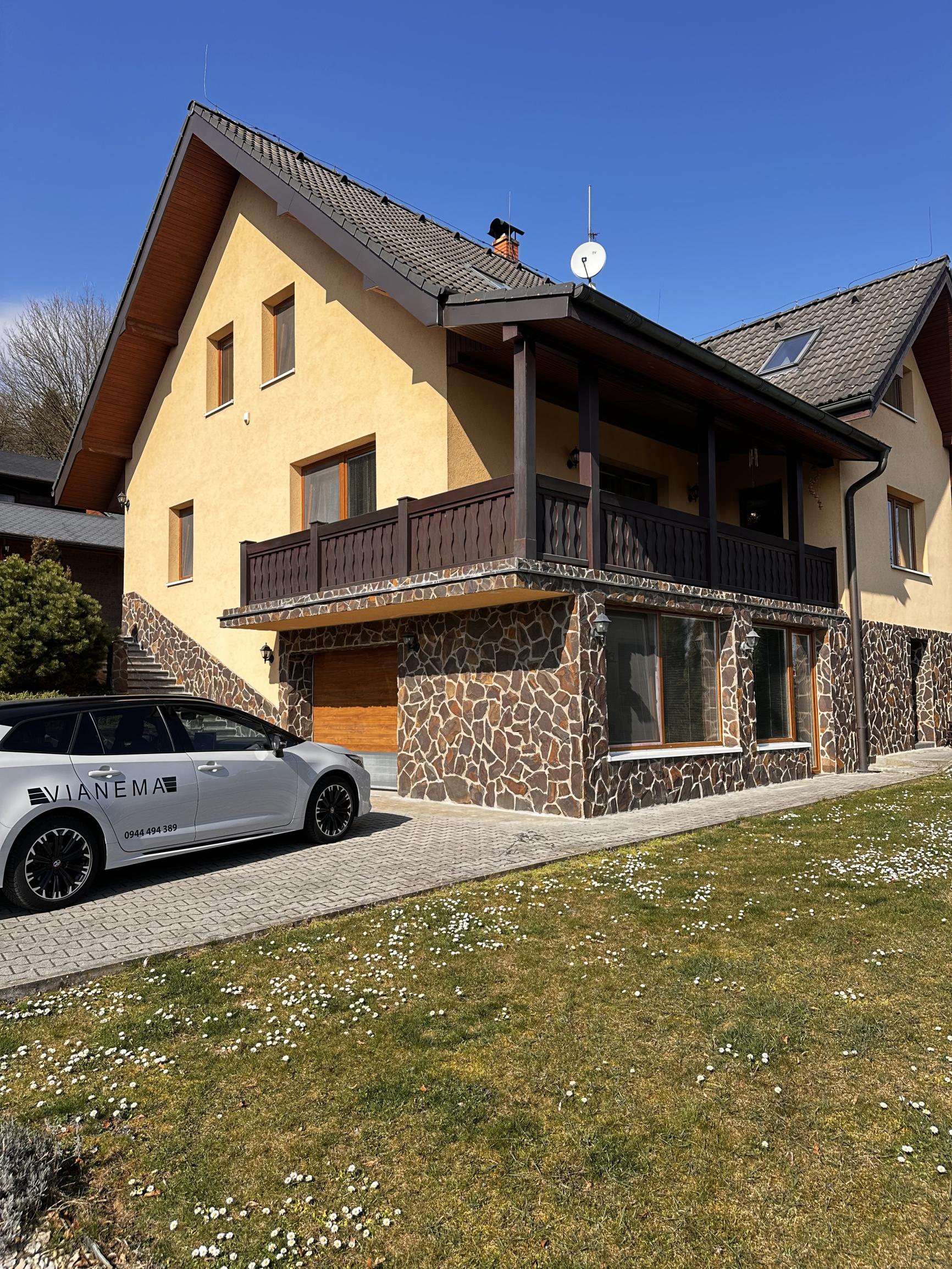 PRIPRAVUJEME Nádherná hacienda,335m2,Skalka n. Váhom,Trenčín